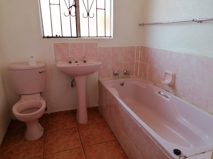 To Let 3 Bedroom Property for Rent in Tlhabane West North West